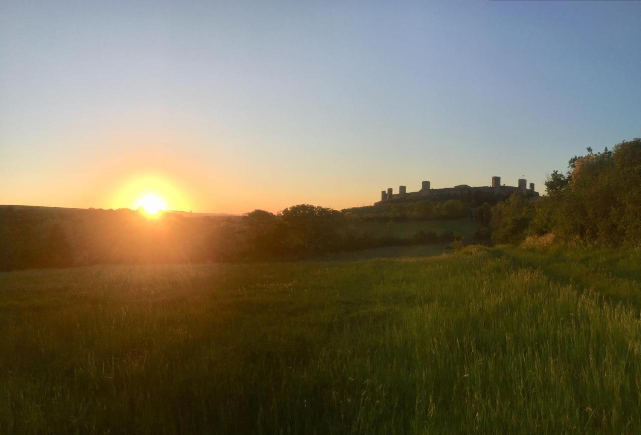 Monteriggioni Castello Villa Bagian luar foto