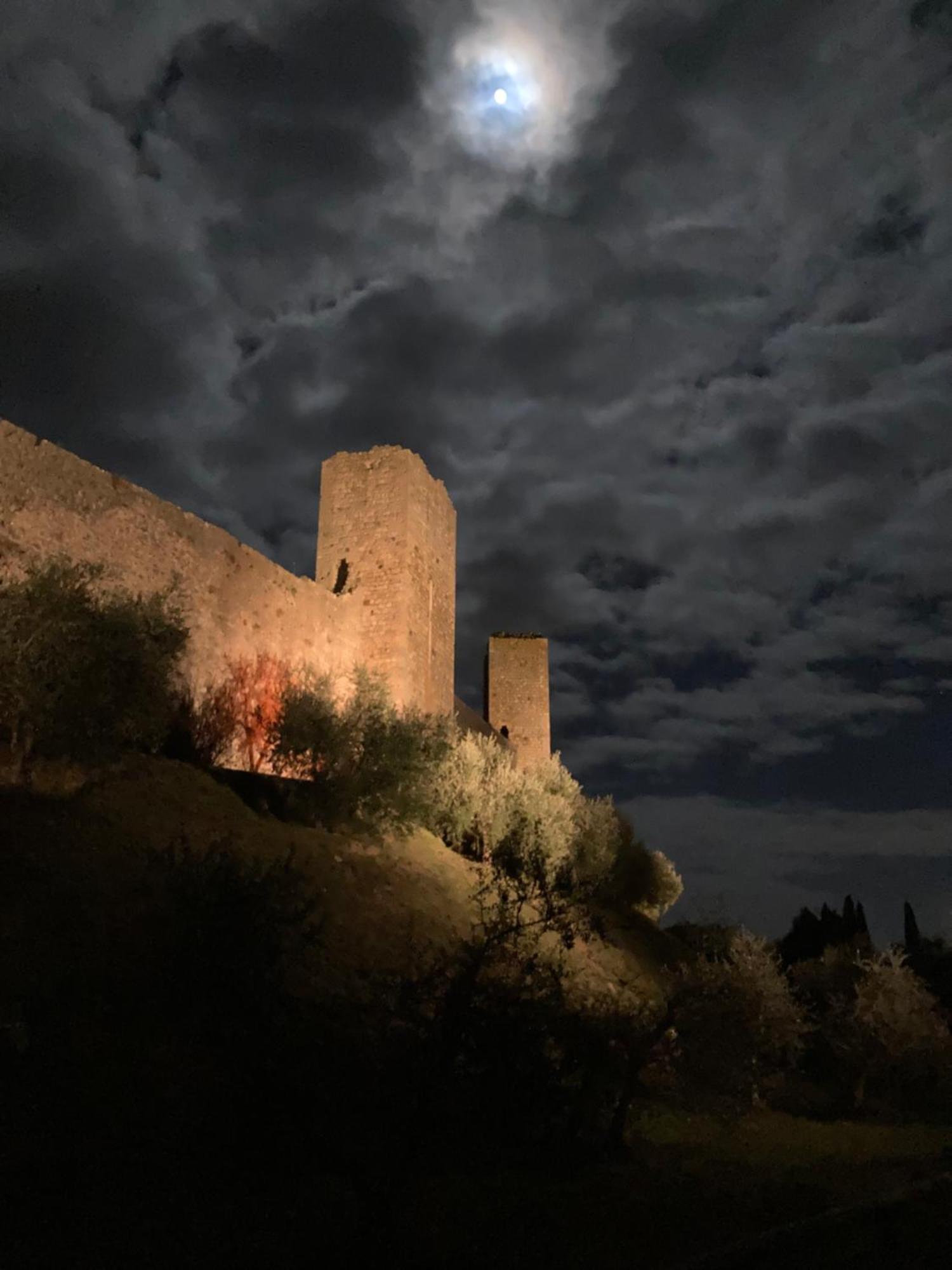 Monteriggioni Castello Villa Bagian luar foto